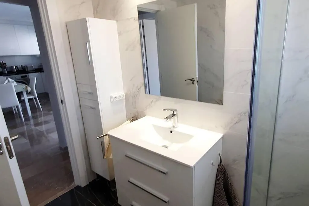 Modern Two Bedroom Apartment In Marbella Centre